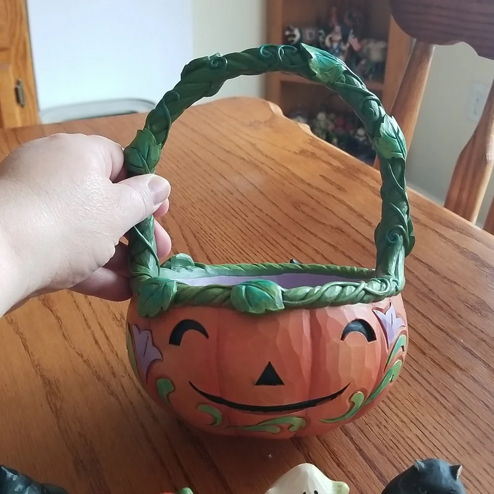 Jim Shore Halloween basket AUTOGRAPHED - Picture 6 of 12